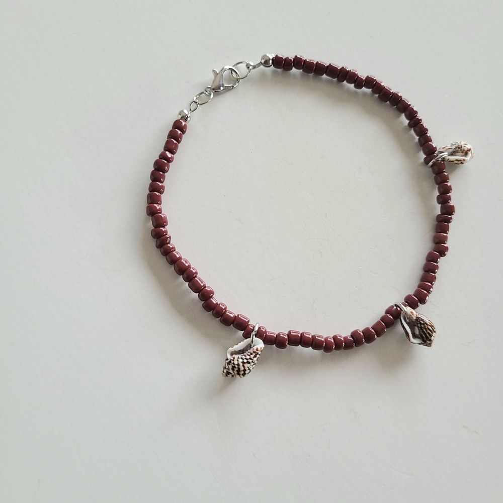 Brown Beaded Ankle Bracelet with Shell Charms - Picture 2 of 8